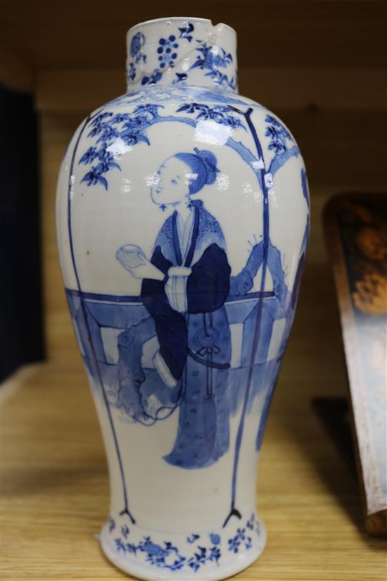 A 19th century Chinese blue and white vase